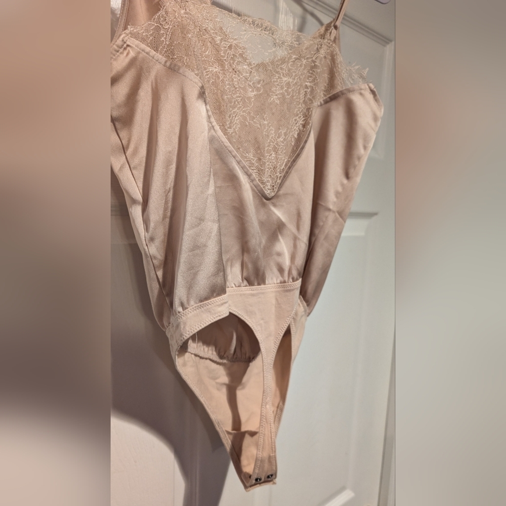 Abercrombie & Fitch NWT $45 Women's Tan Satin Bodysuit Size XS NEW - Picture 10 of 13